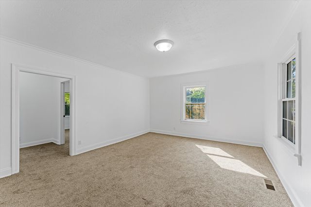 1114 Woodard St, Clarksville, TN 37040