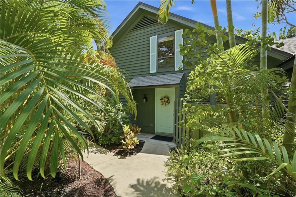 1281 Solana RD, Naples, FL 34103