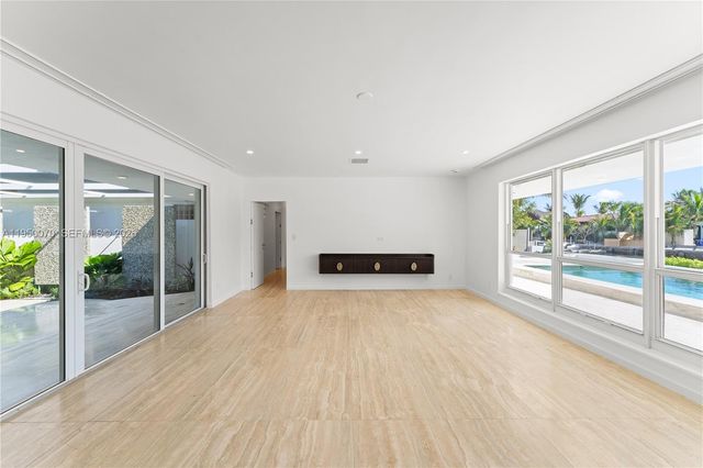 1250 NE 87th St, Miami, FL 33138