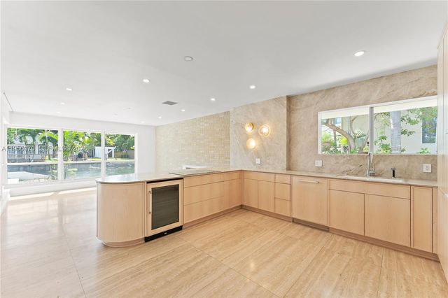 1250 NE 87th St, Miami, FL 33138