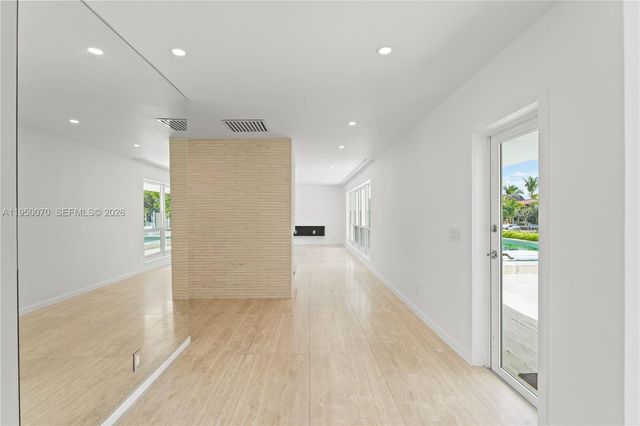 1250 NE 87th St, Miami, FL 33138