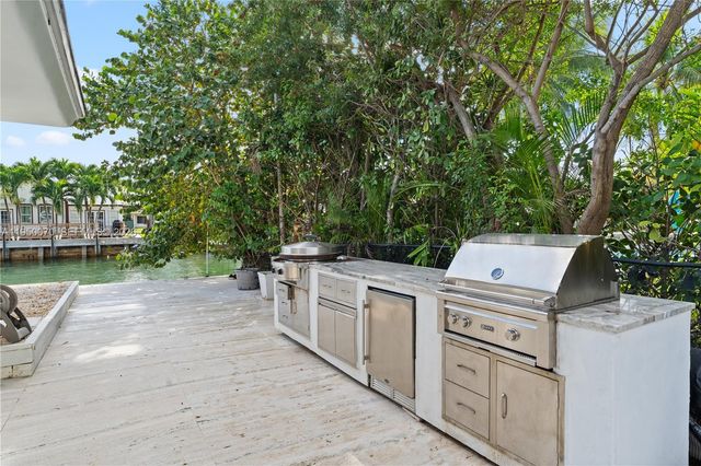 1250 NE 87th St, Miami, FL 33138