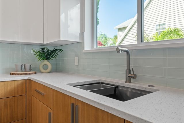 327 Minorca Ave, St Augustine, FL 32080