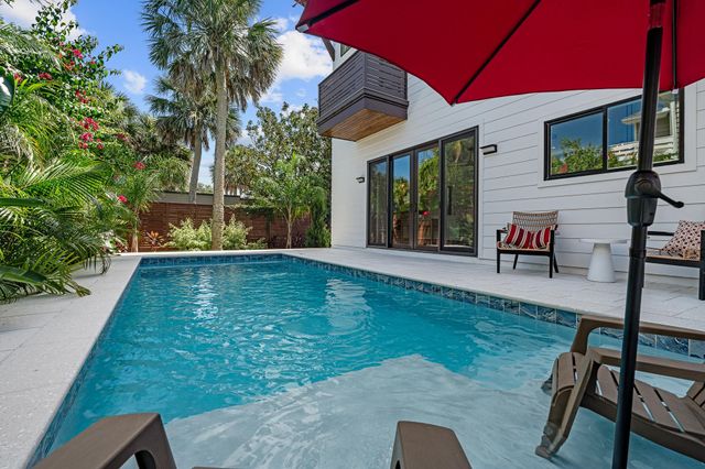 327 Minorca Ave, St Augustine, FL 32080