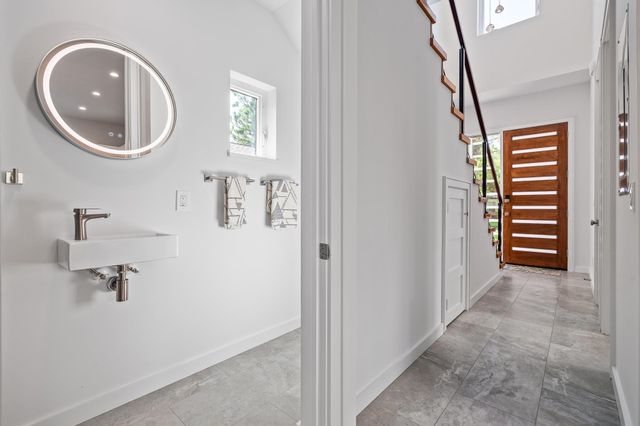 327 Minorca Ave, St Augustine, FL 32080