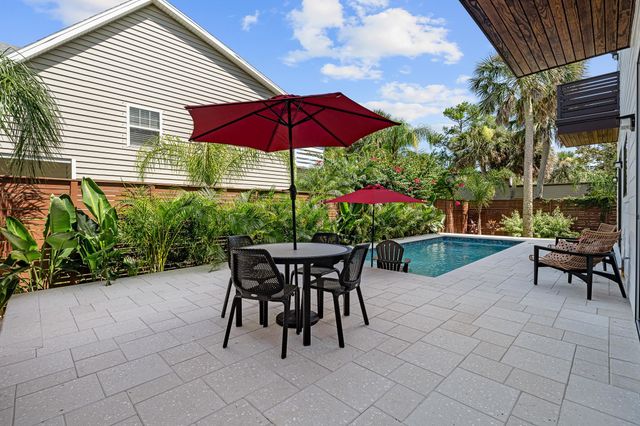 327 Minorca Ave, St Augustine, FL 32080