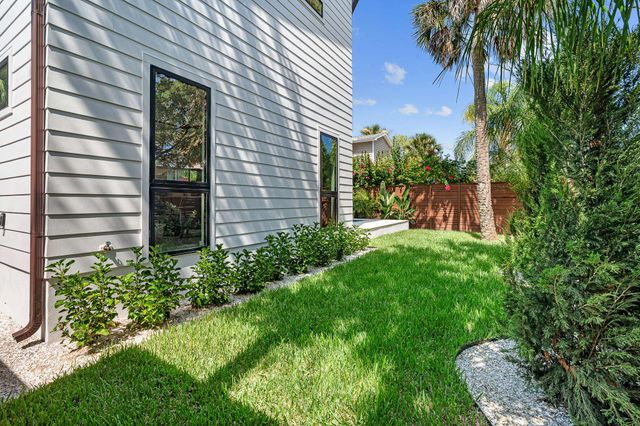 327 Minorca Ave, St Augustine, FL 32080