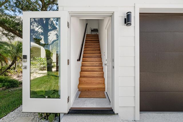 327 Minorca Ave, St Augustine, FL 32080