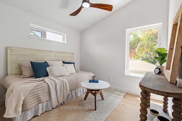 327 Minorca Ave, St Augustine, FL 32080