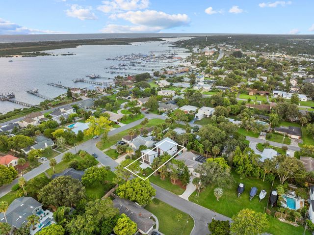327 Minorca Ave, St Augustine, FL 32080