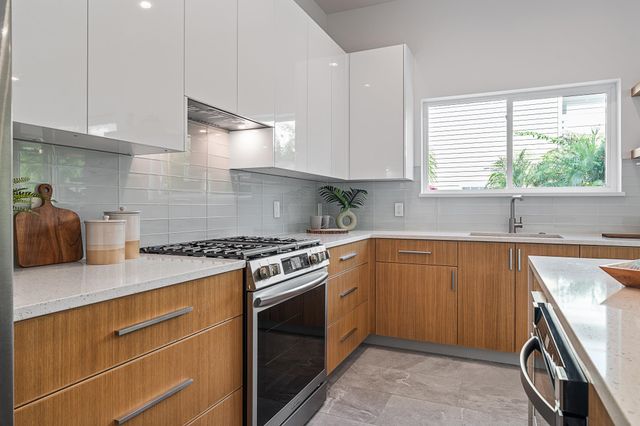 327 Minorca Ave, St Augustine, FL 32080