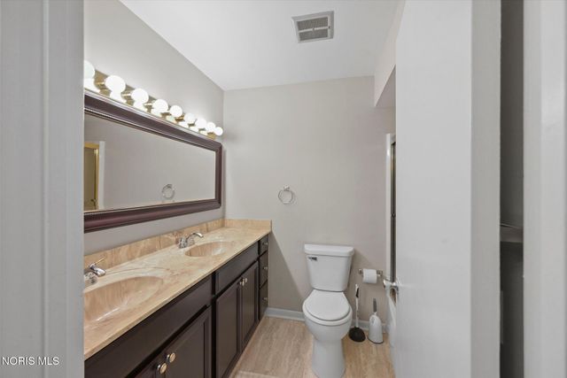 3789 Linden Green Drive, Toledo, OH 43614