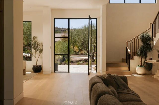 4744 Vista De Oro Avenue, Woodland Hills, CA 91364