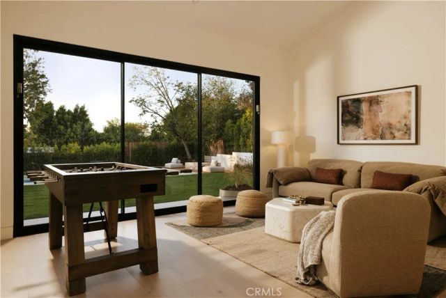 4744 Vista De Oro Avenue, Woodland Hills, CA 91364