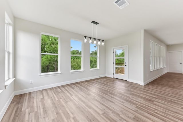130 Mokalau DR, Bastrop, TX 78602