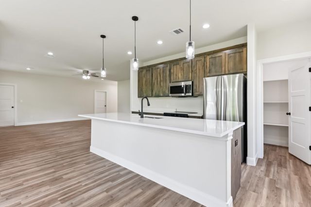 130 Mokalau DR, Bastrop, TX 78602