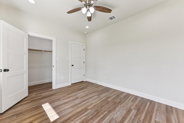 130 Mokalau DR, Bastrop, TX 78602