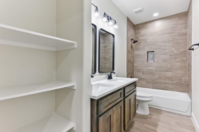 130 Mokalau DR, Bastrop, TX 78602