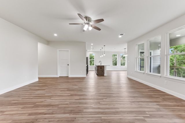 130 Mokalau DR, Bastrop, TX 78602