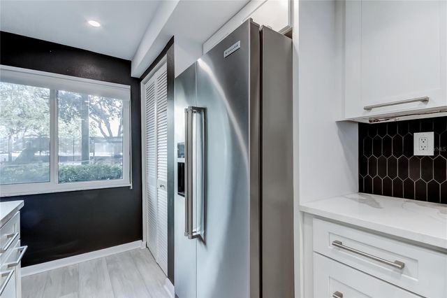 650 ISLAND WAY 106, Clearwater Beach, FL 33767