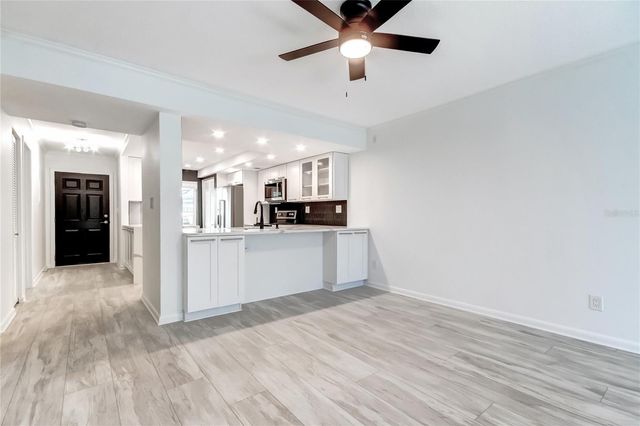 650 ISLAND WAY 106, Clearwater Beach, FL 33767