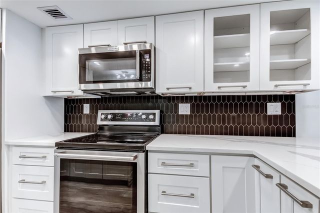 650 ISLAND WAY 106, Clearwater Beach, FL 33767