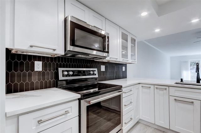 650 ISLAND WAY 106, Clearwater Beach, FL 33767