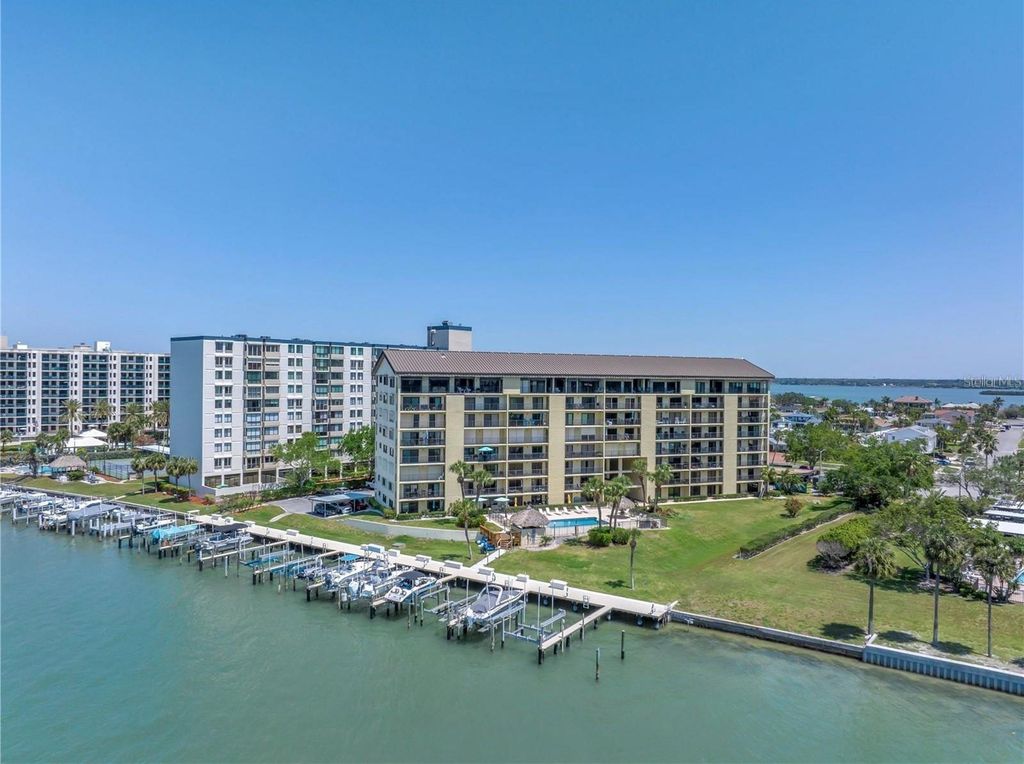 650 ISLAND WAY 106, Clearwater Beach, FL 33767