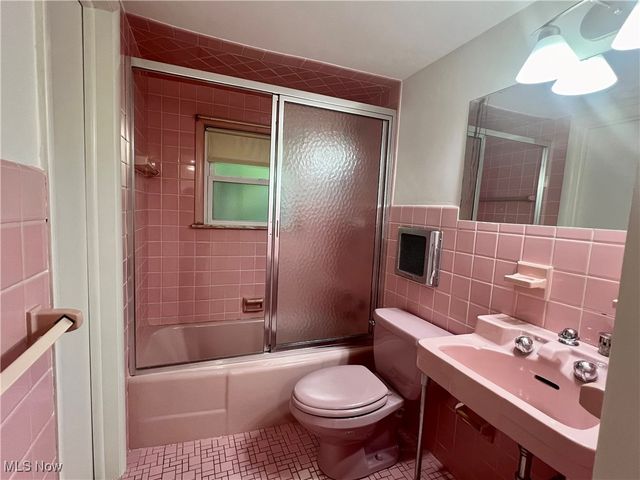 2331 Milton Road, University Heights, OH 44118