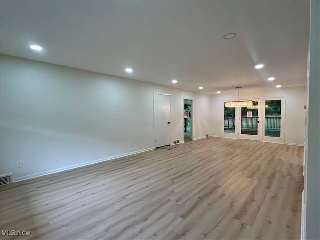 2331 Milton Road, University Heights, OH 44118