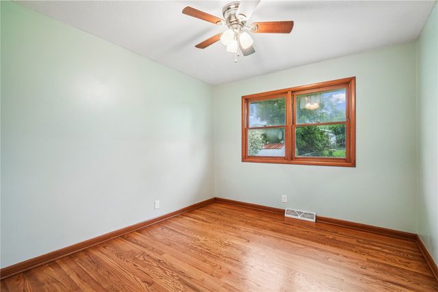 172 NW Sunrise, Cedar Rapids, IA 52405