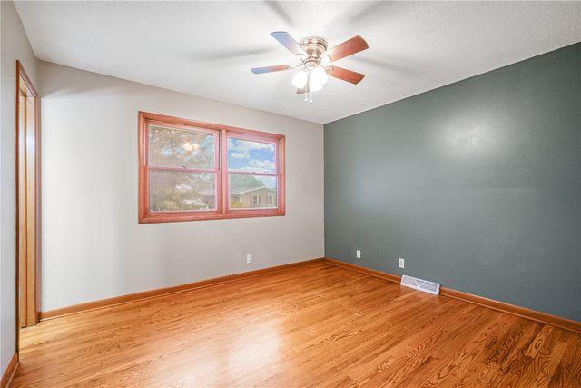 172 NW Sunrise, Cedar Rapids, IA 52405