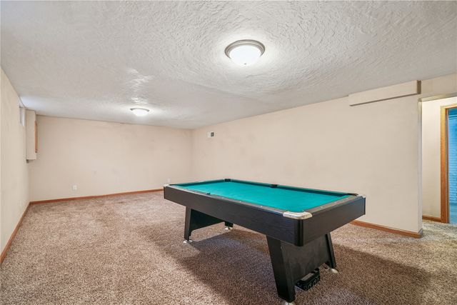 172 NW Sunrise, Cedar Rapids, IA 52405