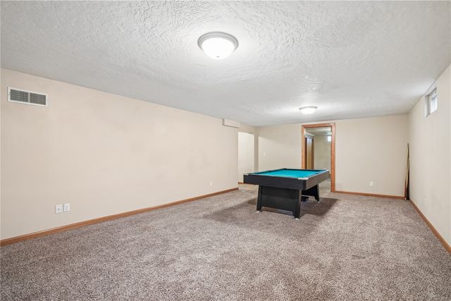 172 NW Sunrise, Cedar Rapids, IA 52405