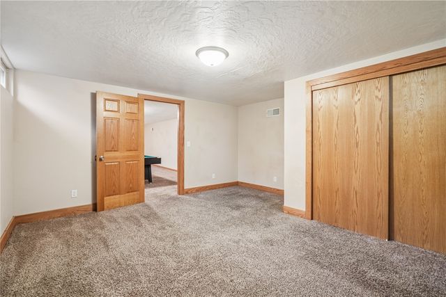 172 NW Sunrise, Cedar Rapids, IA 52405