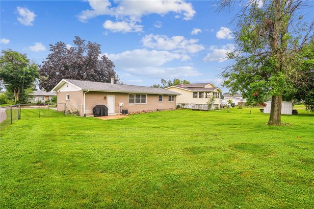 172 NW Sunrise, Cedar Rapids, IA 52405