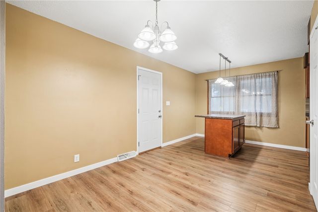 172 NW Sunrise, Cedar Rapids, IA 52405