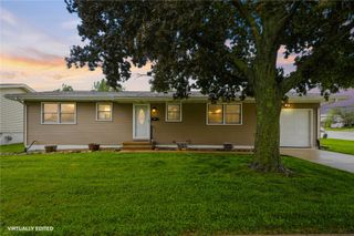 172 NW Sunrise, Cedar Rapids, IA 52405