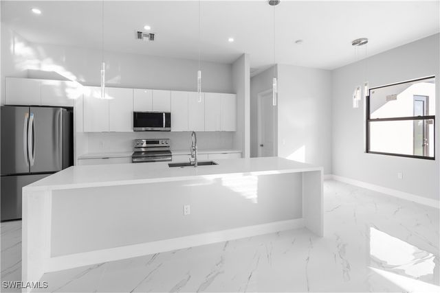 2848 NW 3rd TER, Cape Coral, FL 33993