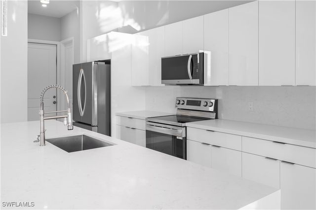 2848 NW 3rd TER, Cape Coral, FL 33993