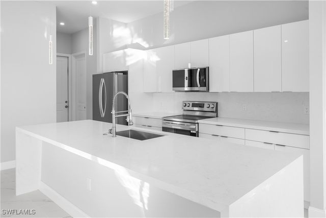 2848 NW 3rd TER, Cape Coral, FL 33993