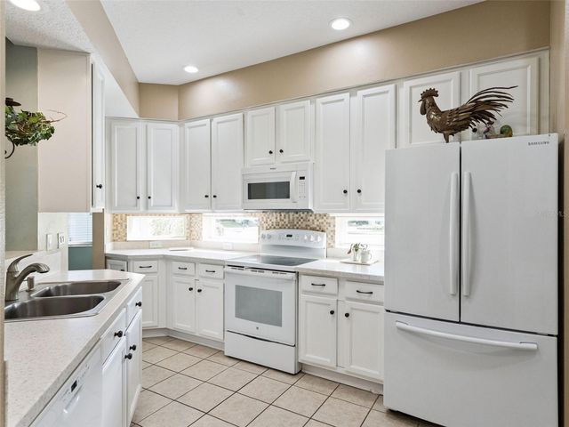 5401 ESSEX COURT, Leesburg, FL 34748