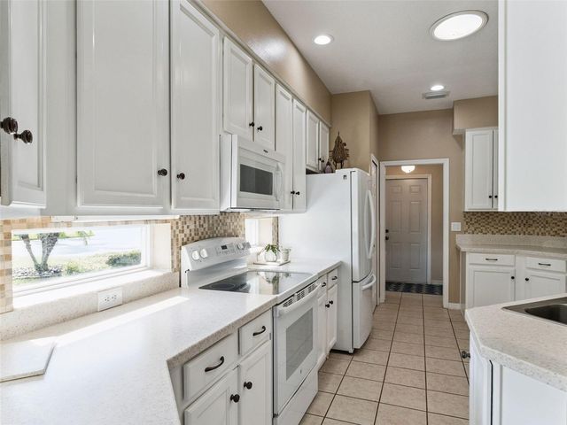 5401 ESSEX COURT, Leesburg, FL 34748