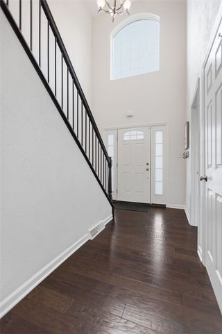 2547 Forest Brook Dr, Upper St Clair, PA 15241