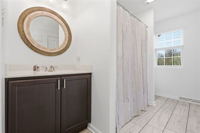 2547 Forest Brook Dr, Upper St Clair, PA 15241