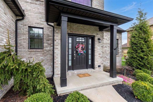 2547 Forest Brook Dr, Upper St Clair, PA 15241