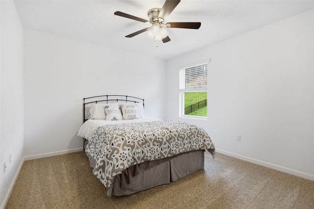 2547 Forest Brook Dr, Upper St Clair, PA 15241