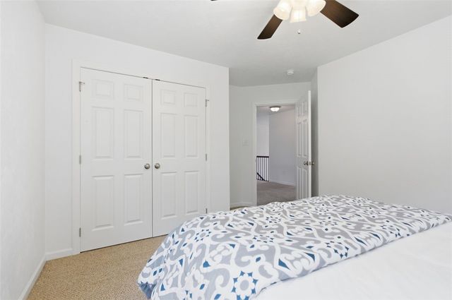 2547 Forest Brook Dr, Upper St Clair, PA 15241