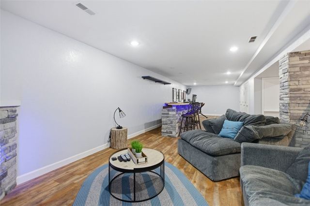 2547 Forest Brook Dr, Upper St Clair, PA 15241