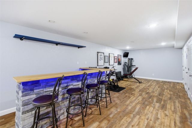 2547 Forest Brook Dr, Upper St Clair, PA 15241